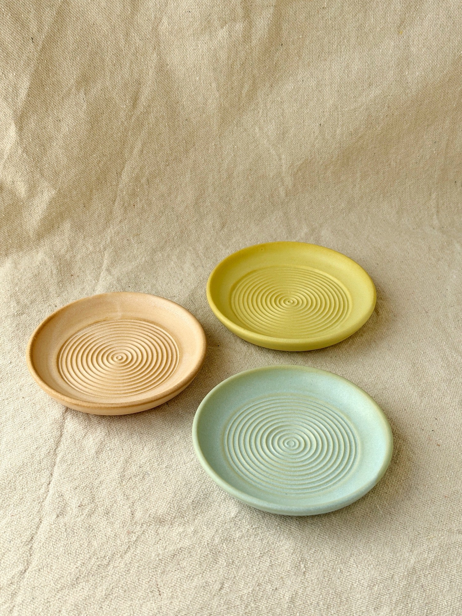 Garlic Grating Plate – Brit McDaniel Ceramics
